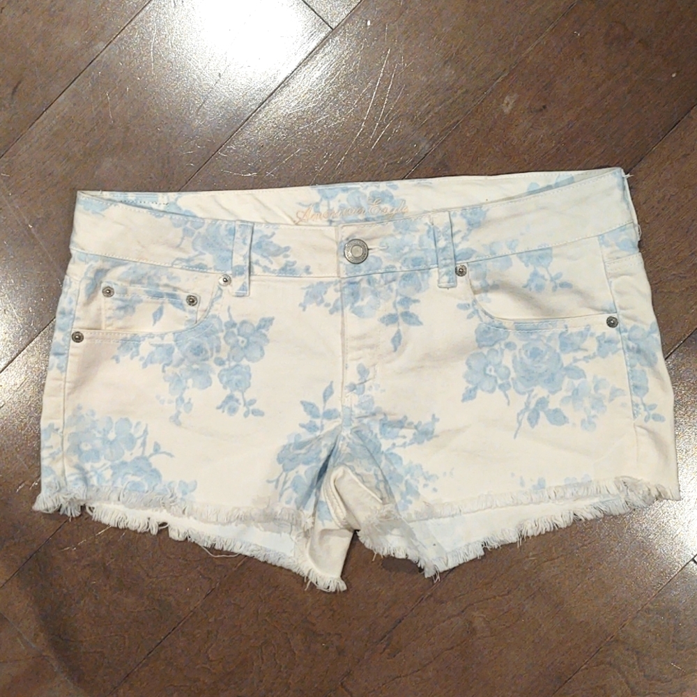 Floral American Eagle shorts